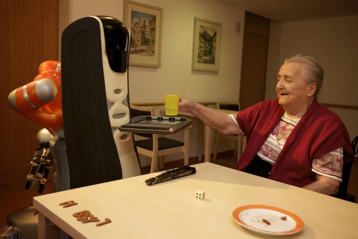 Pflegehilfe Jenny ist auch eine Juke-Box